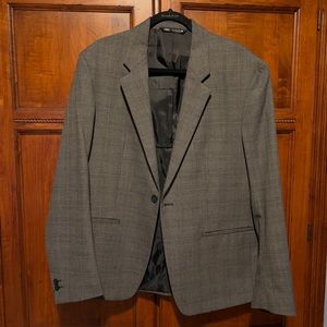 Zara Men’s suit jacket in a size 44.